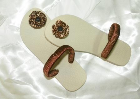 Chinelo decorado com Fita
