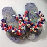 Chinelo decorado com Bexigas